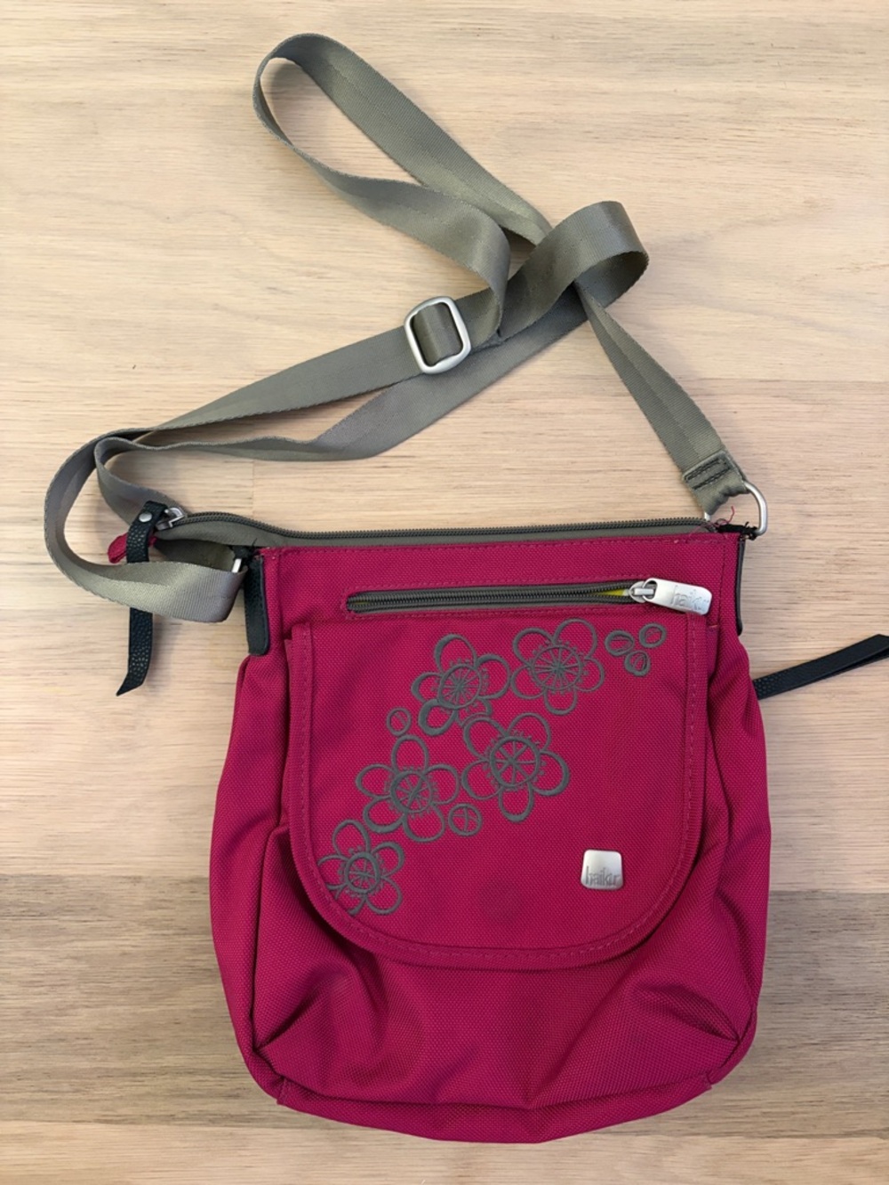 Pretty Haiku Crossbody Shoulder Bag in Magenta with Floral Detail, GUC, READ